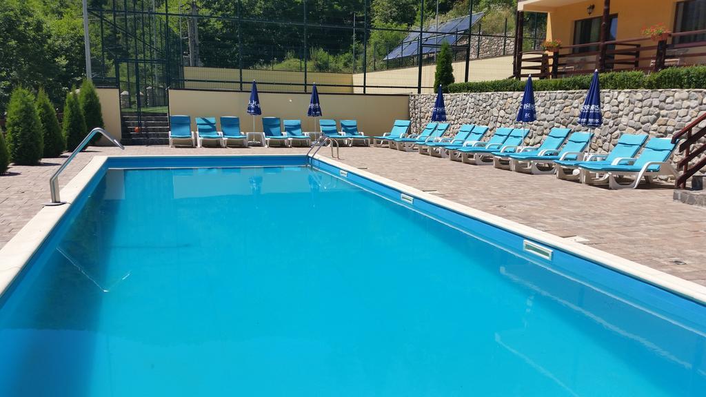 Pension Curmatura Stezii Răşinari エクステリア 写真