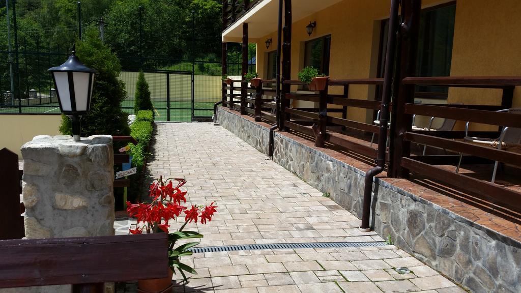 Pension Curmatura Stezii Răşinari エクステリア 写真